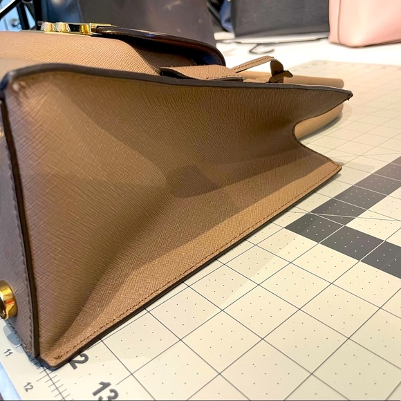 Michael Kors Camel Leather Purse 👜 - Picture 10 of 11